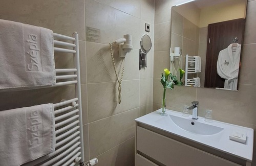 Zsambek Hotel | Relax at Szépia Bio & Art Hotel with Pool and Spa Access