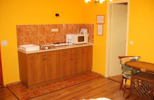 Fertorakos House | Convenient Szűts Panzió: Family-Friendly with Kitchen Access
