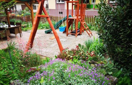 Siklos House | Pet-Friendly Szabó Vendégház with Breakfast & Family Amenities