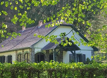 Varaszo House | Family-Friendly Szalajka Ház Váraszó with Pet Amenities