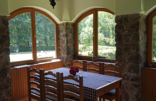Varaszo House | Family-Friendly Szalajka Ház Váraszó with Pet Amenities