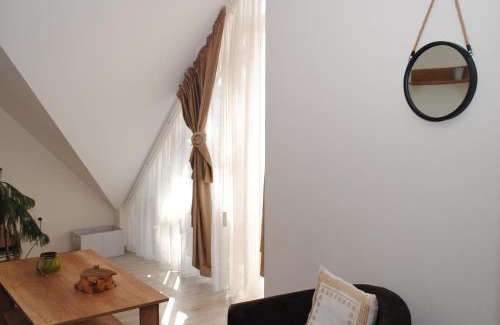 Szeged Apartment | Exceptional Szamóca Apartman: Child-Friendly Retreat