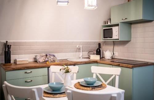 Szanazug Apartment | Relax at Szanna Apartman with Hot Tub and Family Amenities