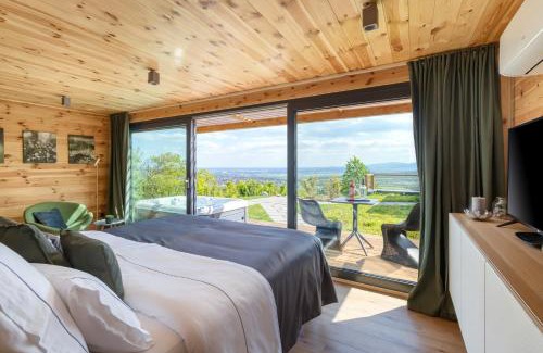 Szentendrei Apartment | Panoramic Retreat at Szarvashegy with Hot Tub & Breakfast