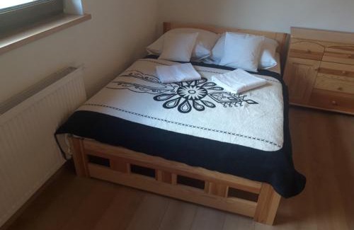 Niedzica Apartment | Experience Szczubiałówka: Pet-Friendly Mountain Retreat