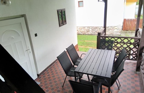 Zsorifurdo Apartment | Relax at Szegfű Vendégház: Oceanfront Pool & Spa Retreat