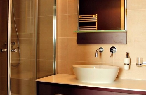 Szekesfehervar Hotel | Relax at Szent Gellért Hotel: Spa, Dining & Family-Friendly