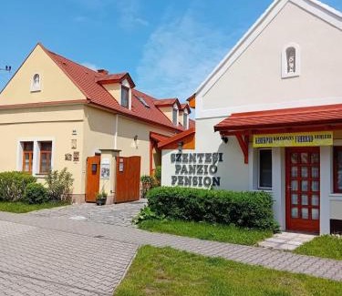 Fertorakos Bed & Breakfast | Pet-Friendly Szentesi Panzió with Kitchen Access and 9/10 Rating