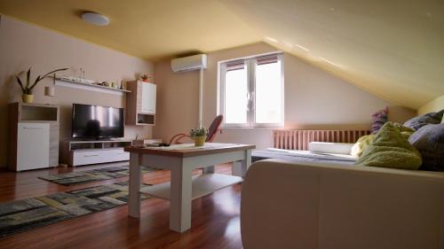 Satoraljaujhely House | Unforgettable Stay at Sziklakert Vendégház - Child Friendly