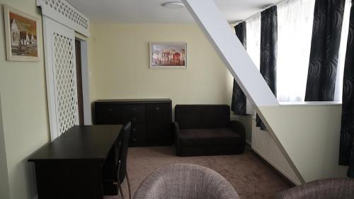 Bekescsaba House | Discover Szlovák Panzió: Family-Friendly with Breakfast