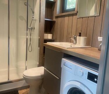 Morag House | Exceptional Szopa_Narie: Pet-Friendly Retreat with Hot Tub