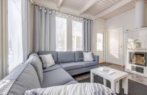 Kalajoki House | Relax at Tähtisara A with Hot Tub & Pet-Friendly Options