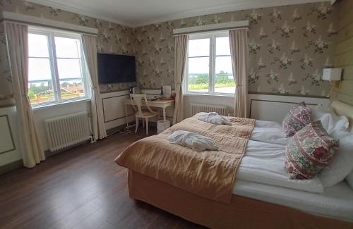 Tallberg Hotel | Discover Tällbergsgårdens Hotell: Pet-Friendly Retreat