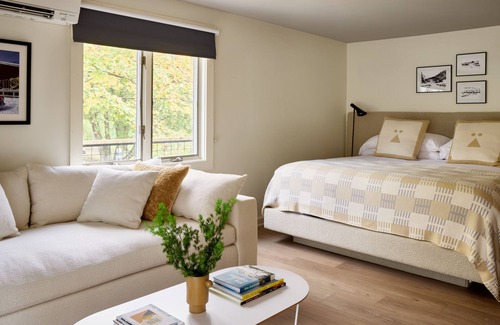 Stowe Area Hotel | Discover Tälta Lodge: Eco-Friendly Stay with Pool & Spa
