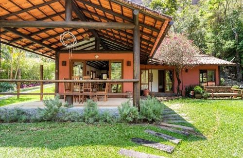 Araras House | Welcome to Tékinfin: Oceanfront Retreat in Secretário!