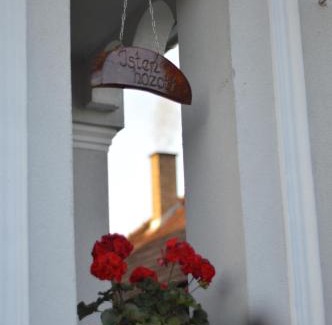 Abod Apartment | Family-Friendly Retreat at TÉLI BEREK VENDÉGHÁZ