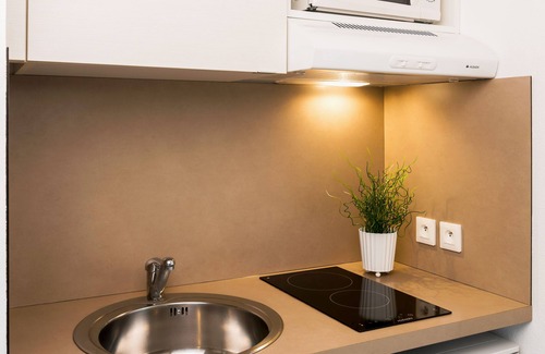 Merignac House | Inviting Ténéo Apparthotel Bordeaux Merignac with Spa