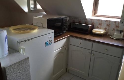 Zsorifurdo Apartment | Family-Friendly Getaway at Tóni Bácsi Üdülő - Rated 8.5/10
