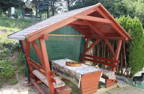 Kustanszeg Apartment | Relax by the Sea at Tópart Vendégház - Pet Friendly Stay