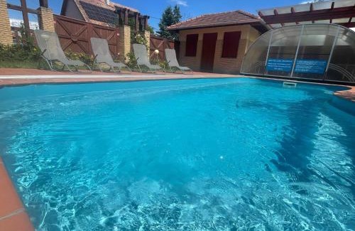 Miskolc-Tapolca Bed & Breakfast | Pet-Friendly Tölgyfa Panzió with Pool & High Guest Rating