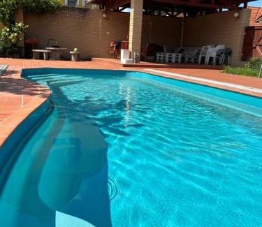 Miskolc-Tapolca Bed & Breakfast | Pet-Friendly Tölgyfa Panzió with Pool & High Guest Rating