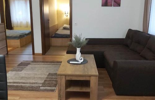 Kaszo Apartment | Pet-Friendly Tölgyfa Vendégházak with Oceanfront Relaxation