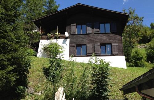 Elm House | Discover Töniberg Lounge: Perfect for Families, Rated 10/10