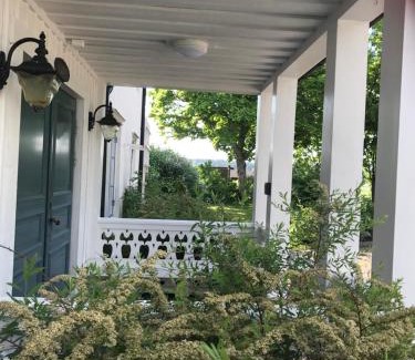 Tosse Hotel | Discover Tössestugan: Pet Friendly with Hot Tub & Kitchen