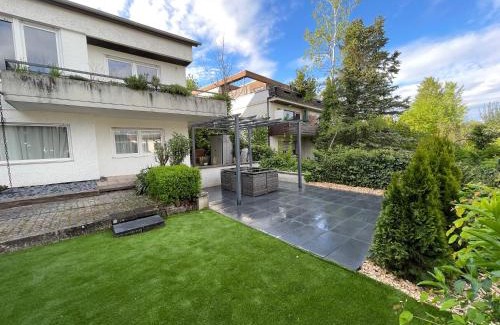 Osterberg/Gartenstrae Apartment | Discover Tübingen: Family-Friendly Stay with Free Parking