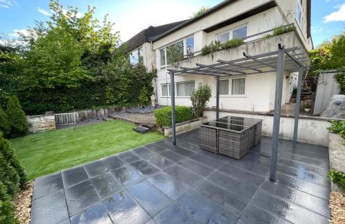 Osterberg/Gartenstrae Apartment | Discover Tübingen: Family-Friendly Stay with Free Parking