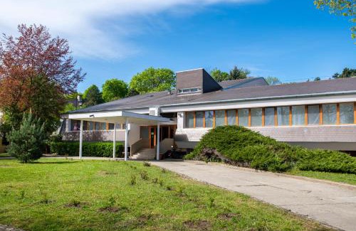 Noszvaj Hotel | Experience Tündérkert Hotel Noszvaj: Pet-Friendly Escape