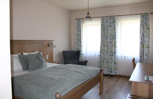 Viszak Bed & Breakfast | Top-Rated Tündérkert Panzió Őrség: Family & Pet Friendly