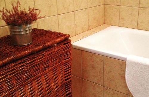 Eger Apartment | Budget-Friendly Tündérpart Apartment: Perfect for Families