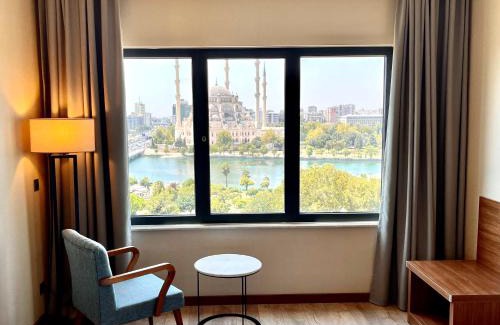 Yuregir Hotel | Discover the Türkmen Riverside Hotel Adana: Family-Friendly Stay