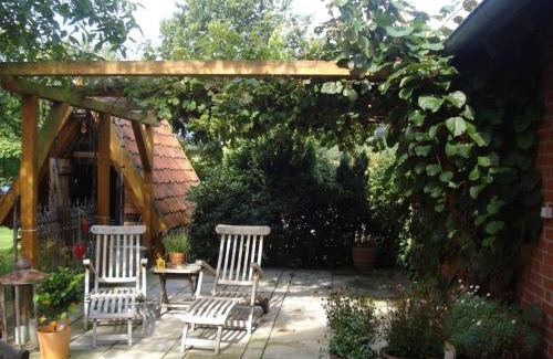 Wolpinghausen House | Modern Retreat at Türnau: Family and Pet Friendly Amenities