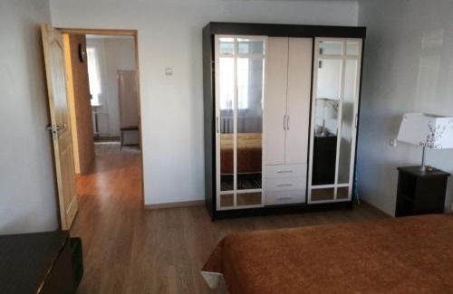 Siauliai City Center Apartment | Cozy Tėjos Guest House: Perfect for Families and Relaxation