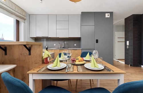 Stare Miasto Apartment | Top-Rated Apartment Tęczowa 82B/19 with Balcony in Wroclaw