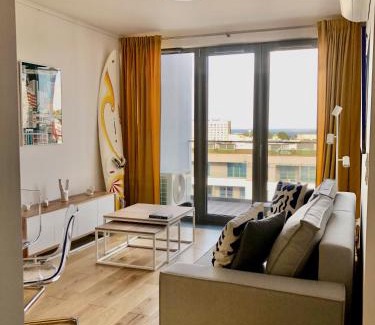 Srodmiescie Apartment | Experience Tłusta Mewa Sea View: 4-Star Pet Friendly Bliss