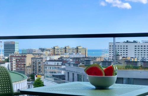 Srodmiescie Apartment | Experience Tłusta Mewa Sea View: 4-Star Pet Friendly Bliss