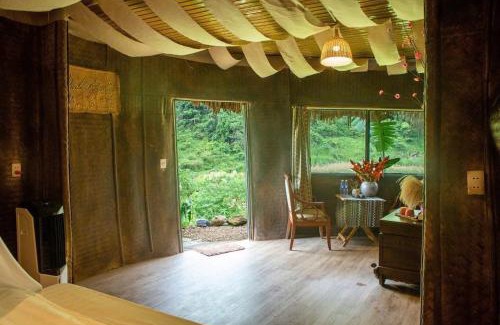 Yen Minh Hotel | Cozy Tớ Dày Du Già Village: Rated 9/10 with Family Amenities