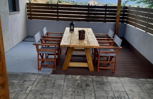Schinias House | Family-Friendly T&A Apartment Steps from the Sea - 4 Star