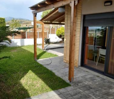 Schinias House | Family-Friendly T&A Apartment Steps from the Sea - 4 Star
