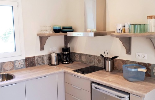 Gimari Apartment | Discover T' adelfia - IRIS: Oceanfront Family Retreat