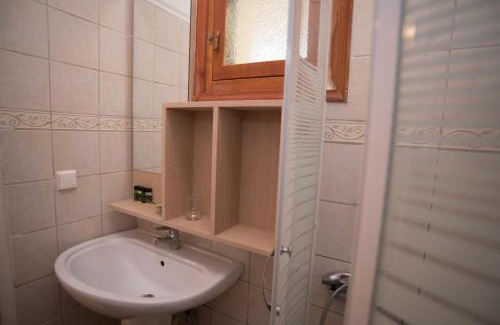 Chortata House | Guest Favorite: T'Aloni with Hot Tub & Breakfast Included