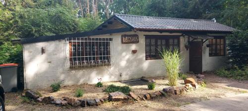 Opglabbeek Ski Chalet | Explore T boshuisje: Family-Friendly Retreat with Top Reviews