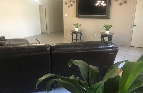 Aransas Pass House | Discover T&G Vacation Property with Pool and Breakfast Options