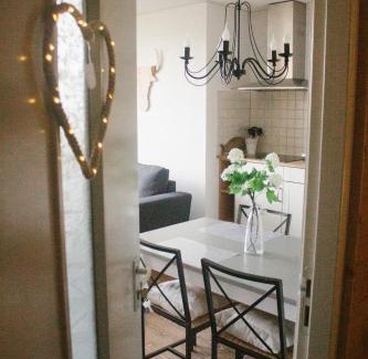 Katlijk Bed & Breakfast | Top-Rated T'hûs Bed & Breakfast for Your Perfect Getaway