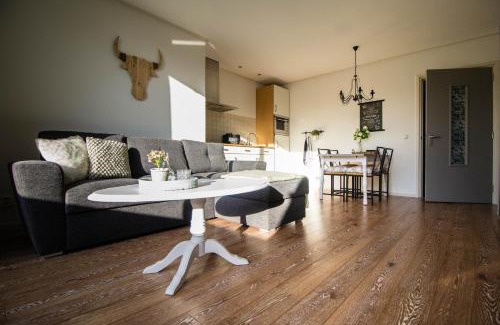 Katlijk Bed & Breakfast | Top-Rated T'hûs Bed & Breakfast for Your Perfect Getaway