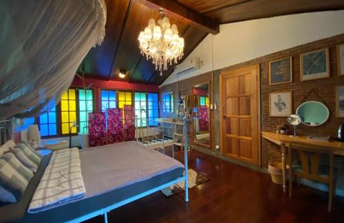 Khlong Tan Nuea House | Private Pool Retreat for Up to 15 Guests at T-house Bkk