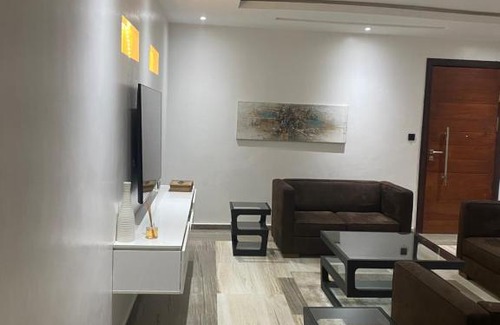 Ikeja Apartment | Elegant T & K Residences Ikeja GRA with Breakfast Included
